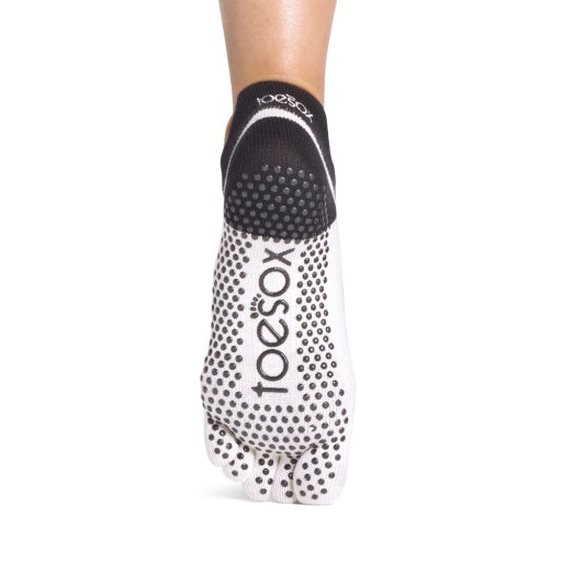 ToeSox Full Toe Bellarina pirštuotos kojinės, spalva Ash polka dots – neslystantis padas, vaizdas iš galo