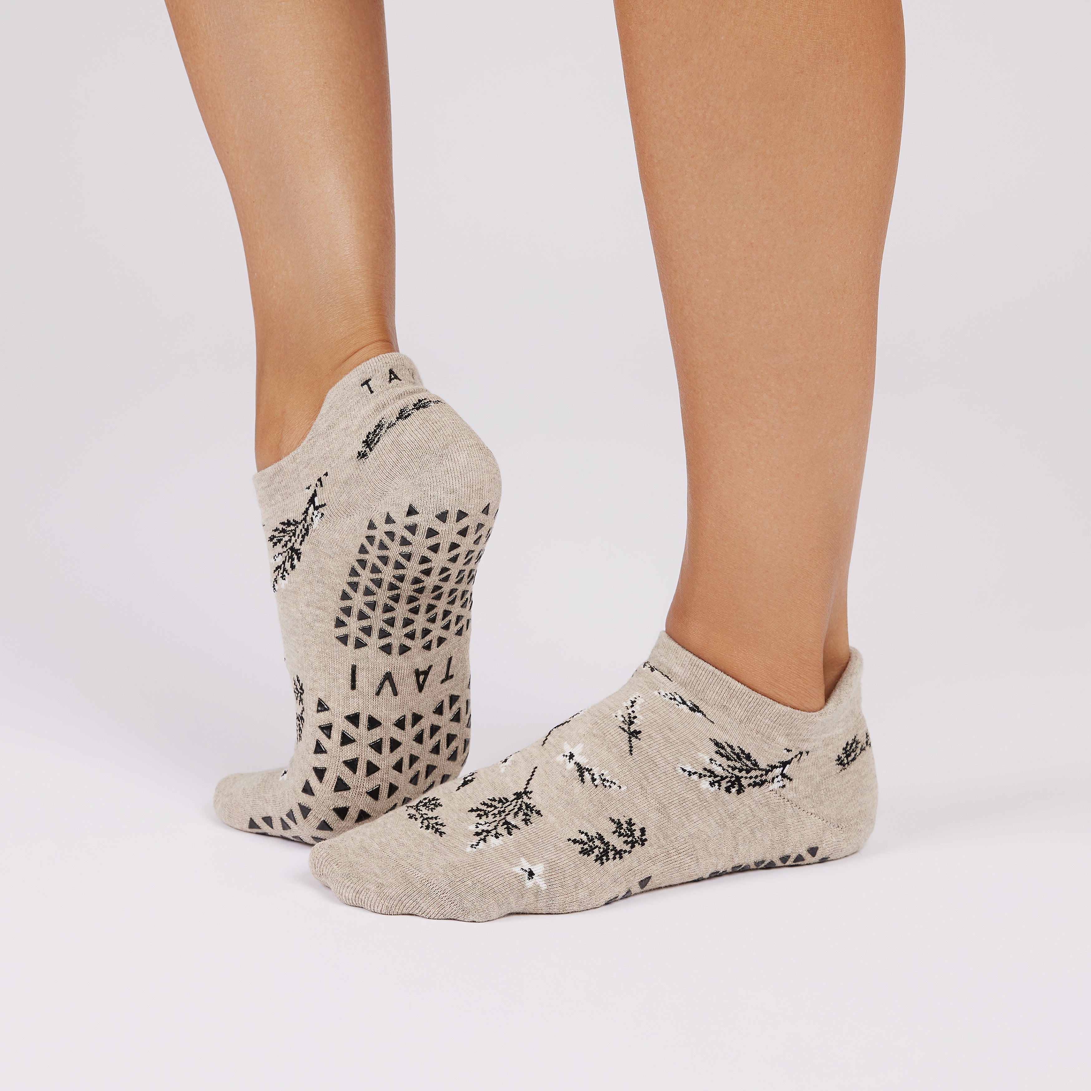Tavi Grip Savvy Socks